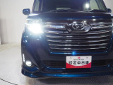 ヘッドライトとフォグランプはLEDタイプ。夜間の運転も安心です。
