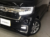 【LEDヘッドライト】ディスチャージヘッドライト(HID)と同等の明るさで、夜道や雨天走行が明るく視界良好!! フォグライトも装備で、安心感さらにUPです♪安心ドライブを楽しんで下さい♪