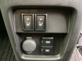 運転席助手席にはシートヒーターつきです