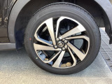 アルミホイールです。足元が引き立つので、車全体のイメージがアップしますよ!