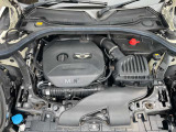 【エンジンルーム】非常に綺麗な状態です。エンジンの調子も良好です。ご納車前にはしっかりオイル類の交換も実施します。