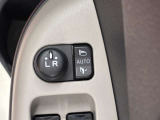 ドアミラーはオート格納機能付き。降車時にドアロックするとドアミラーが自動でたたみ、ドアロックを解除すると自動で開きます。