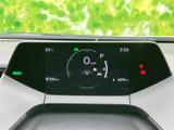 握りやすいステアリングで、快適なドライビングを実現。操作性も抜群で、運転がより楽しくなるでしょう。細部にまでこだわったデザインです。