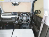 【運転席からの視界】実際に乗るとこんな感じの視界です。十分に広い視界を確保しています。