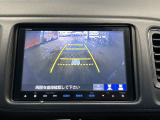 【バックカメラ】運転席から画面上で安全確認ができます。駐車が苦手な方にもオススメな便利機能です。