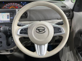 インテリアに合わせたデザインのステアリングは、運転される方のことも考え、運転しやすい形状、大きさです。是非一度、実際に触ってお確かめください。
