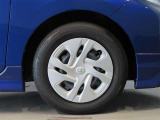 純正のスチールホイール+ホイールキャップ装着車です。