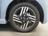 おしゃれは足元から。日産純正のアルミホイールで足元すっきり。タイヤサイズは155/65R14になります