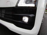 霧のときに効果発揮!LEDフォグランプ搭載