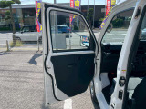 お車の状態は内外装共にとても綺麗な状態を保っておりますので私共でも自信を持ってお薦め出来る1台です!!