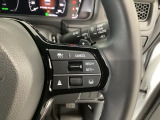 【アダプティブ・クルーズ・コントロール】予め設定した車速内でクルマが自動的に加減速。 前走車との適切な車間距離を維持しながら追従走行し、高速道路でのドライバーの疲労を軽減してくれる嬉しい機能付♪