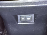 スマートフォンやお手持ちの機器のバッテリー残量が少なくなっても、運転中に充電ができるので安心ですね!
