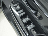 ◆パワーウィンドウスイッチ◆運転席から全席の窓の開閉操作を行うことが出来いつでも換気ができます!