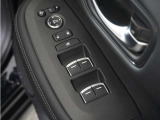 ◆パワーウィンドウスイッチ◆運転席から全席の窓の開閉操作を行うことが出来いつでも換気ができます!