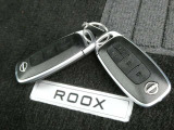 インテリジェントキーは、このリモコンキーを身につけているだけで、ドアロックの施錠開錠、エンジンスイッチのON/OFFがワンタッチで可能なんです♪