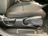 車が大好きなスタッフが心をこめて接客いたします。お客様一人一人のお車に対する思いや気持ちをうかがい、充実した時間が過ごせるよう努めます。