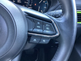 MRCC(マツダレーダークルーズコントロール)は先行車との車間を維持しながら追従走行を行い、長距離でのドライバー負担を軽減させてくれます。