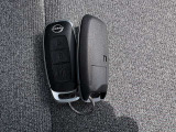 車に近づけば自動でドアが開き、離れれば自動で閉まります。荷物の多い時や手がふさがっている時でも、スムーズに乗り降りができます。また、うっかりドアロックを忘れてしまう心配もありません。