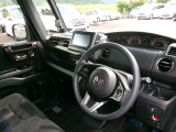 機能的な運転席は運転の妨げにならずストレスを感じさせません。