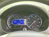 直感的に理解できる表示で、車の状態を常に把握できます。走行状況を的確に把握し、安全運転を心がけましょう。