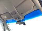 自社整備工場で点検整備をおこなってからお渡ししています。車検が残っている場合は『12ヶ月点検整備』を、車検整備付きの場合は『車検整備』をおこないます。整備費用は車両本体価格に含まれています。