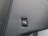 ディーラーオプション品の取り付けなども専門スタッフが作業させて頂きますのでご安心下さい。