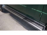 メルセデスジャパンが定めるサーティファイドカー(認定中古車)として登録を致しますので、納車時にはタイヤやバッテリー等も規定以下の数値であれば、整備代金を頂かず、無償で交換となります。ご安心下さい。