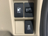 VSAが、走行中の車のタイヤのスリップを感知して、安全な走行を確保します。