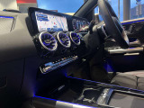 /認定中古車2年保証/当社デモカー/ドライビングアシスタンスPKG/ヒーター&メモリー付パワーシート/フットトランクオープナー/アドバンスドサウンドシステム/アンビエントライト/イルミネーテッドステップカバー