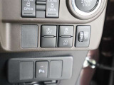 アイドリングストップ機能がついているので、停車時にエンジンを止めて燃料消費を抑えます。環境にもお財布に優しいですね♪