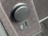 USBポートも搭載し、appleCarplayも接続可能です。