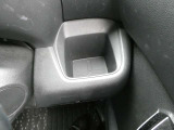 運転席側にあるドリンクホルダーです。