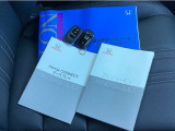 取説、ナビ取説、メンテナンスノート完備です!大事に乗られてきた車だと一目でわかりますね!スマートキーは2つ☆