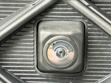 フロントカメラで狭い路地や車庫入れもラクラク♪♪