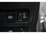 車体が傾いた状態の時にヘッドライトの光の高さを上下に調整することが出来ます!