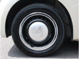 タイヤサイズは、155/65R14です。