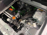 弊社のサービススタッフがしっかり点検整備いたします。納車時には点検記録簿もご確認いただきます