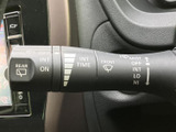 視界をクリアに保つワイパー操作を、スムーズに行うことができます。雨天時でも安心して走行できるでしょう。運転を快適にする、使いやすいワイパーレバーです。