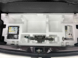 パンク修理キット搭載です。スペアタイヤでない分、ラゲッジスペースが広く使えます。