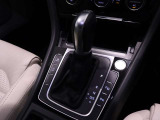 【Apple Connect】Apple CarPlay対応でマップ機能や電話、音楽アプリをそのまま車内でご利用いただけます。