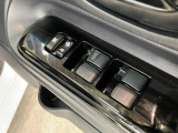お客様にぴったりなおクルマをお選びいただけますように様々な展示車をご用意致しております!ダイハツの軽自動車だけではなく、他メーカー車やコンパクトカー・ミニバンなども数多く取り揃えております!