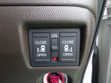 両側電動パワースライドドアは運転席からもワンタッチ操作が可能です♪