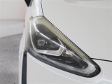 LEDヘッドライトです。デザイン性がよくとても明るいので、夜間の走行や悪天候でも安心です。しかも長寿命!