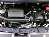 自慢のエンジンはパワードbyHONDAです。精度とバランスにこだわって、低回転からスムースなパワーを発揮します。