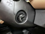 スマートキーを持っていればキーを付けなくてもエンジンをかけることができます。