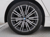 BMWならではの卓越した走りを支えるホイールと足回りです!