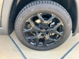 それぞれの車種専用設計のホイール、その足元で、自分の道を切り開いていく。