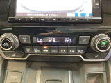 オートエアコンで、毎日のドライブを快適に。温度、風量を自動で調整し、理想的な車内環境を提供します。プラズマクラスター技術搭載の、フルオートエアコン。空気の浄化や脱臭に効果があります。