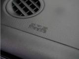 ◆助手席エアバッグ◆SRSエアバッグは、シートベルトだけでは防ぎきれない衝突時の衝撃から乗員を守るための安全装置。衝突時に瞬時に膨らみ、頭部や胸部がダッシュボードに直接衝突するのを防ぎます。