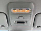 運転席まわりの画像です。